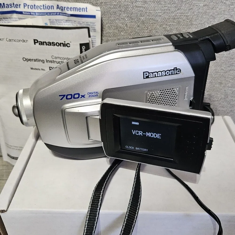 Panasonic Palmcorder Camcorder PV-L354D 700x Zoom W/ Charger TESTED + extras